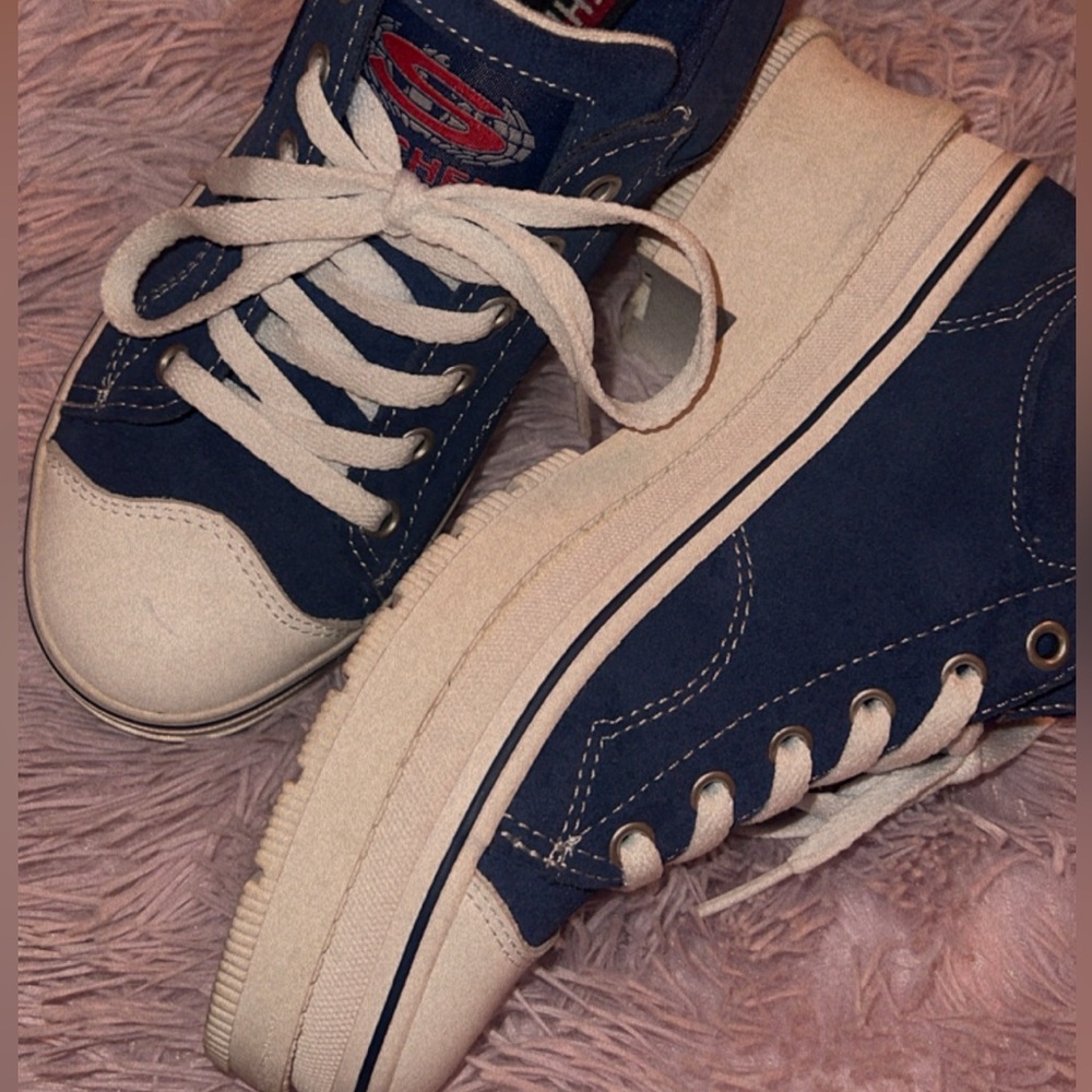 Skechers
